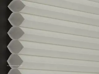 Lutron Monaco Single-Cell Light-Filtering <1% shade fabric swatch in Satin (LF-SL-ST-V)